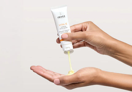 TRAVEL Vital C Hydrating Facial Cleanser (50 ml) - Image
